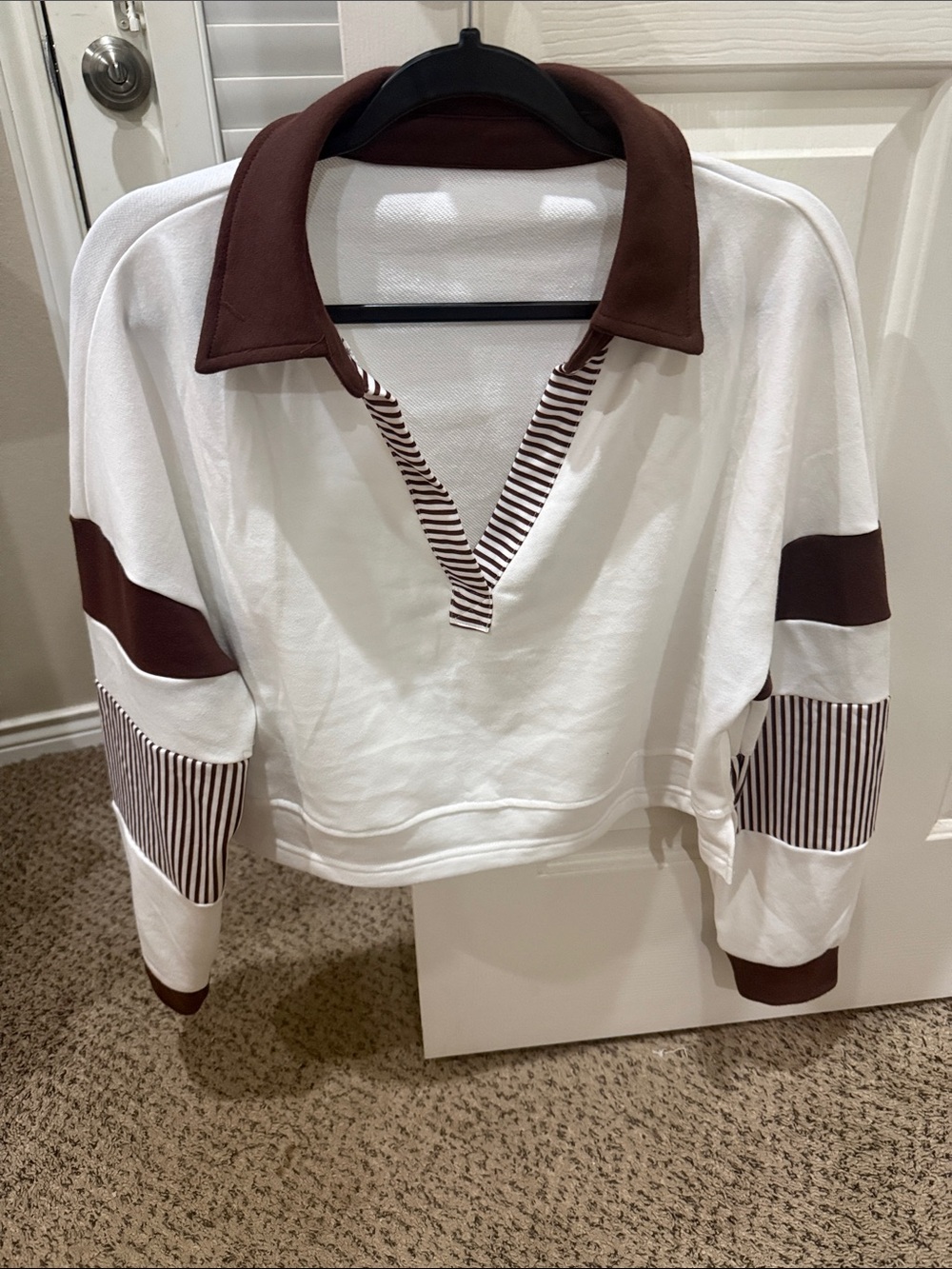 Cropped long sleeve white and brown top